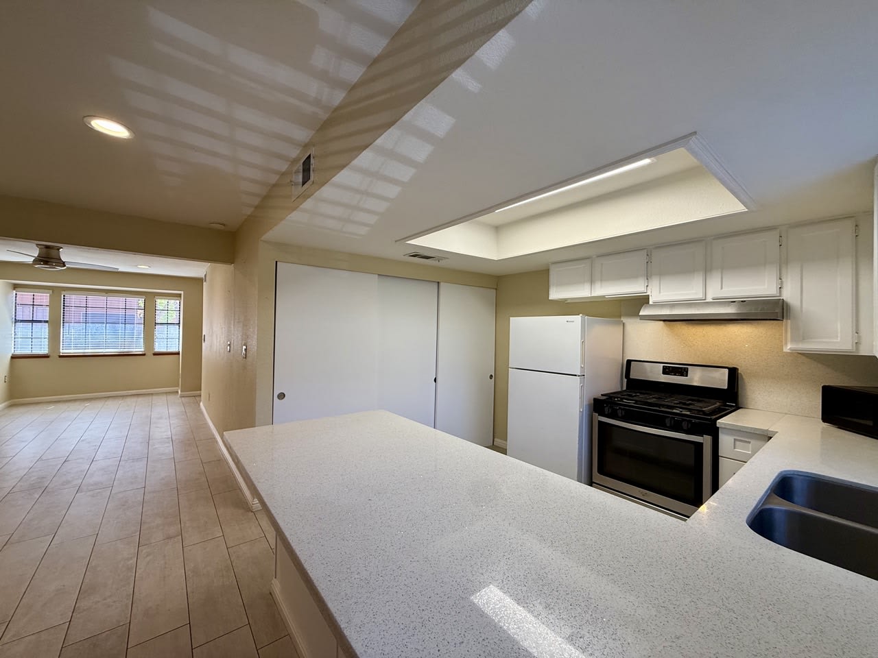5923 Laredo Street – photo 4