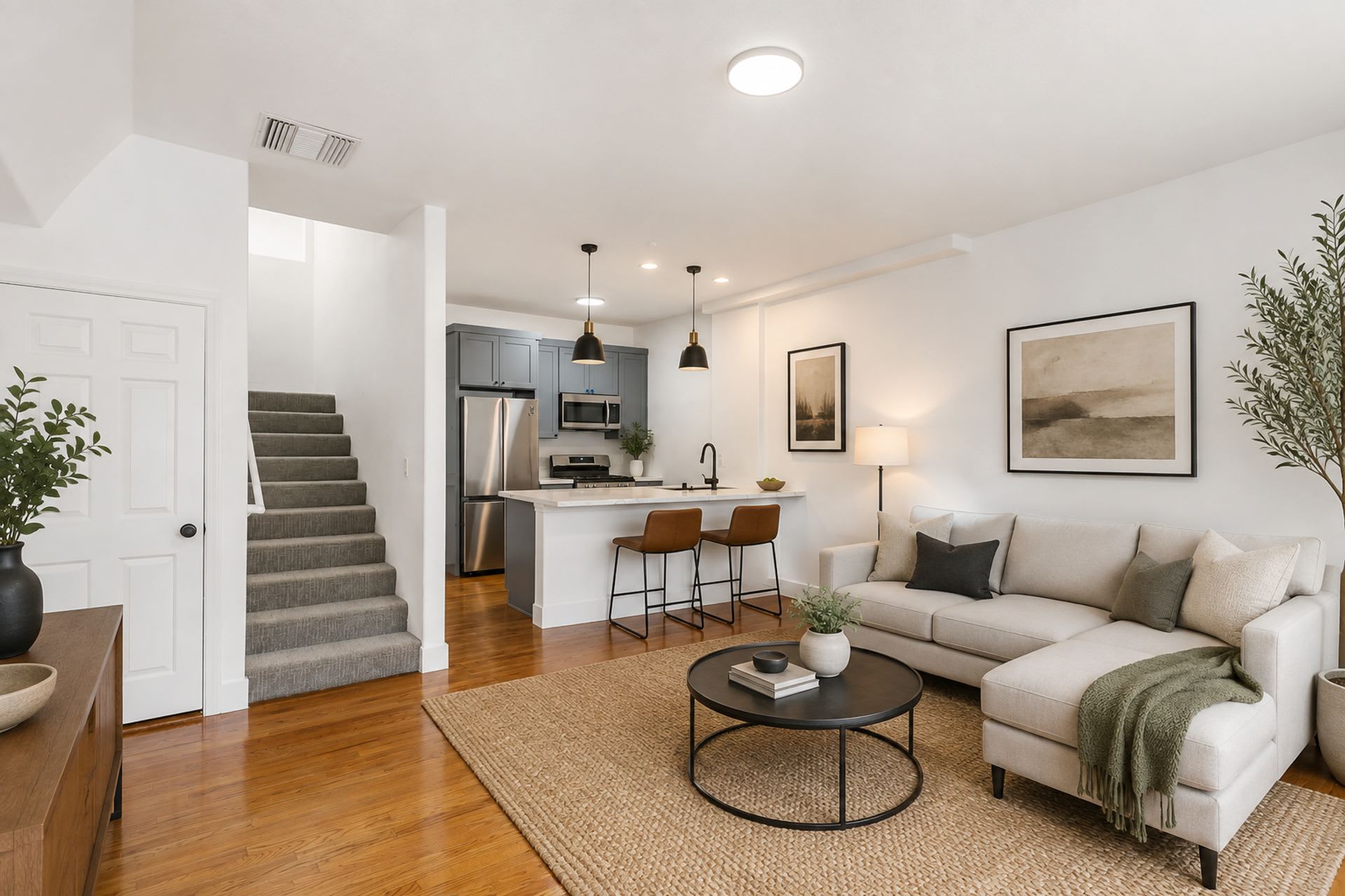1827 N Wilcox Ave Now Offering A 500 Look Lease Credit On Select Units – photo 4