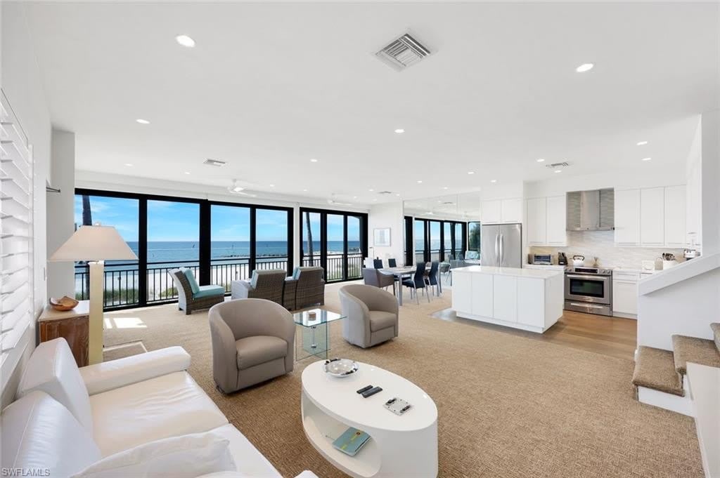 2211 Gulf Shore Blvd N – photo 4