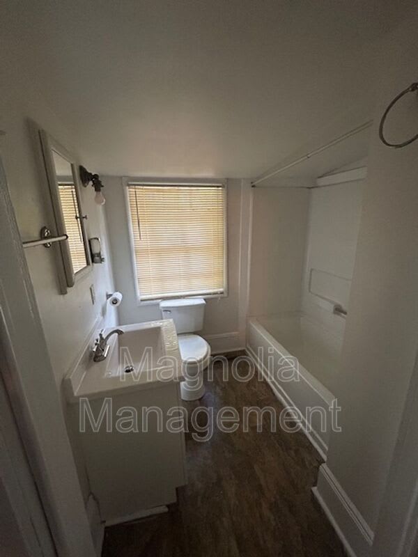 241 Davis St – photo 5