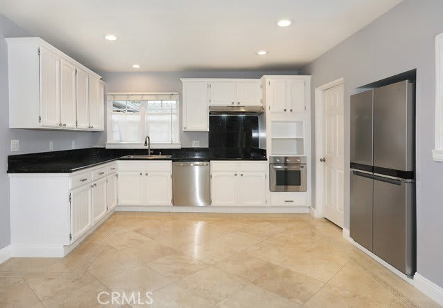 4433 Stern Avenue – photo 2