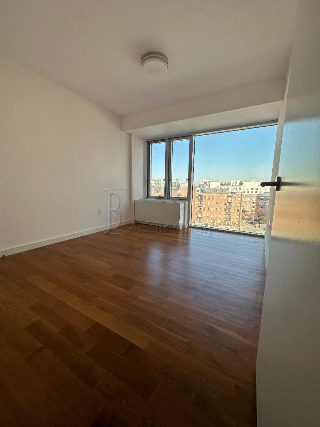 27 02 Crescent Street – photo 3