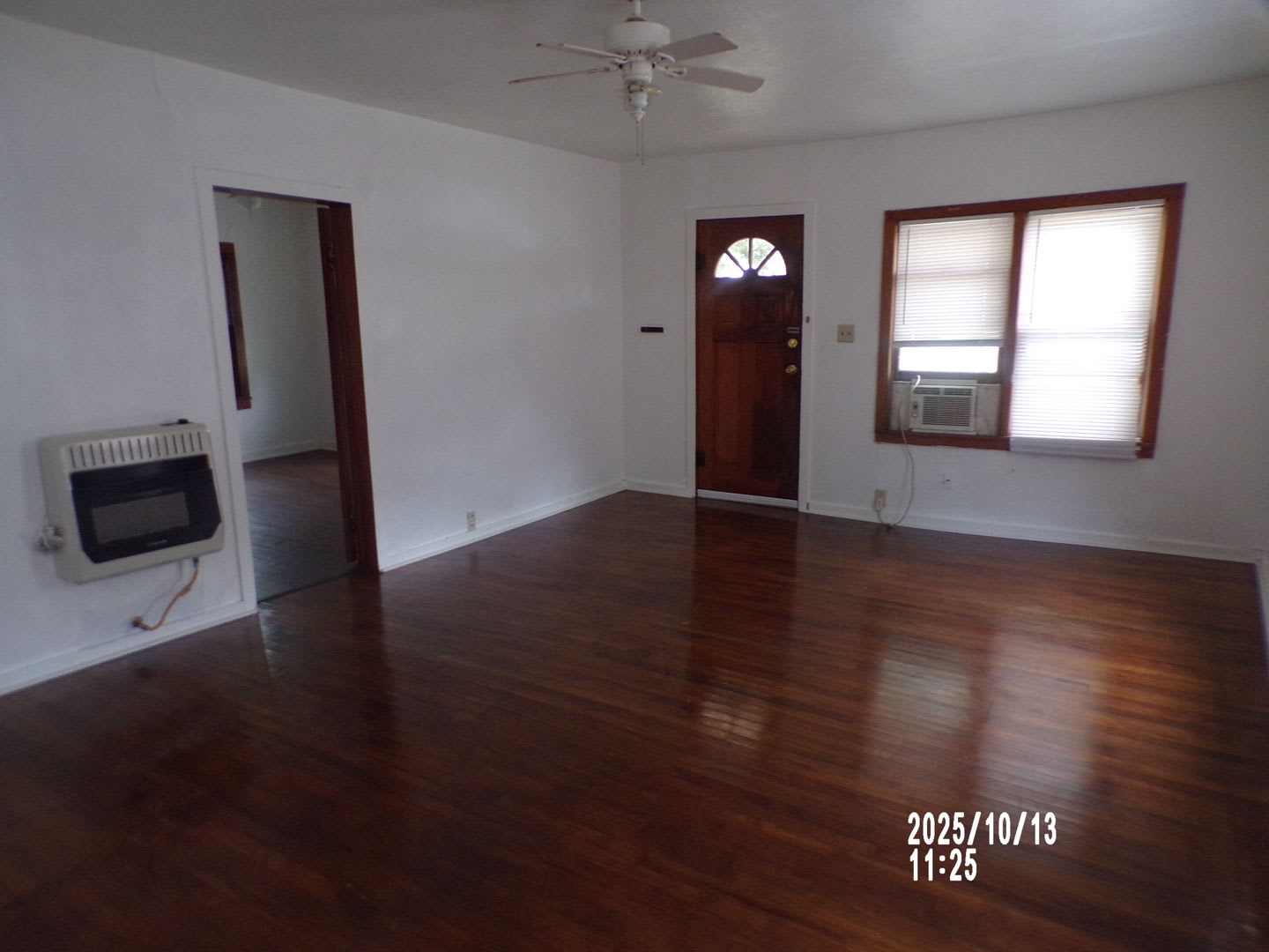 Very nice two-bedroom home located in the Walters area! One Dog under 20 lbs with owner approval! – photo 4