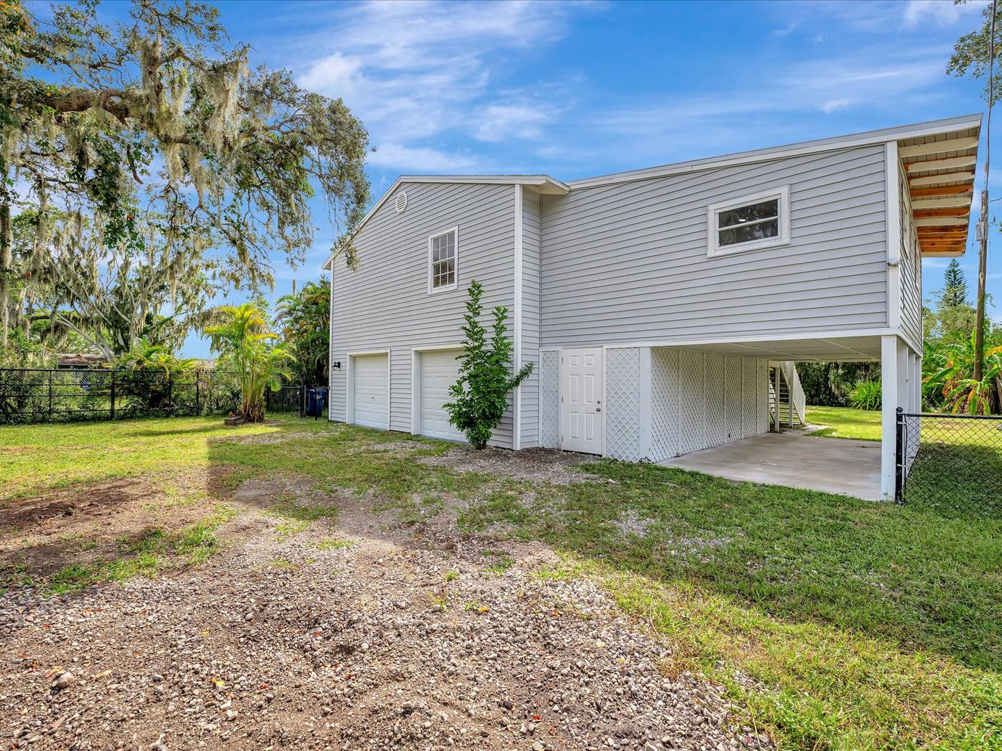 631 Harbor Ave – photo 2