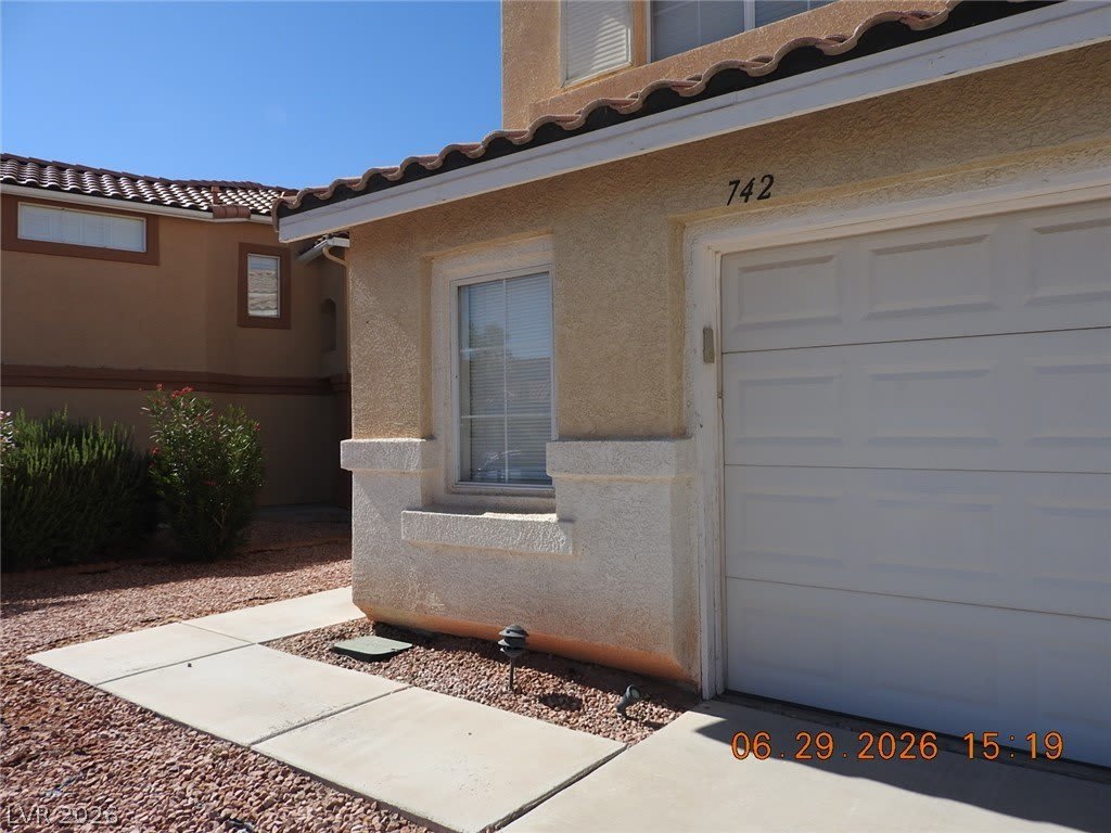 742 ENDICOTT Court – photo 2