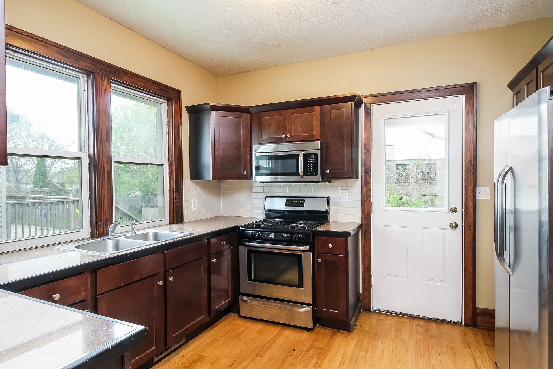 1135 Crescent Street Northeast – photo 2