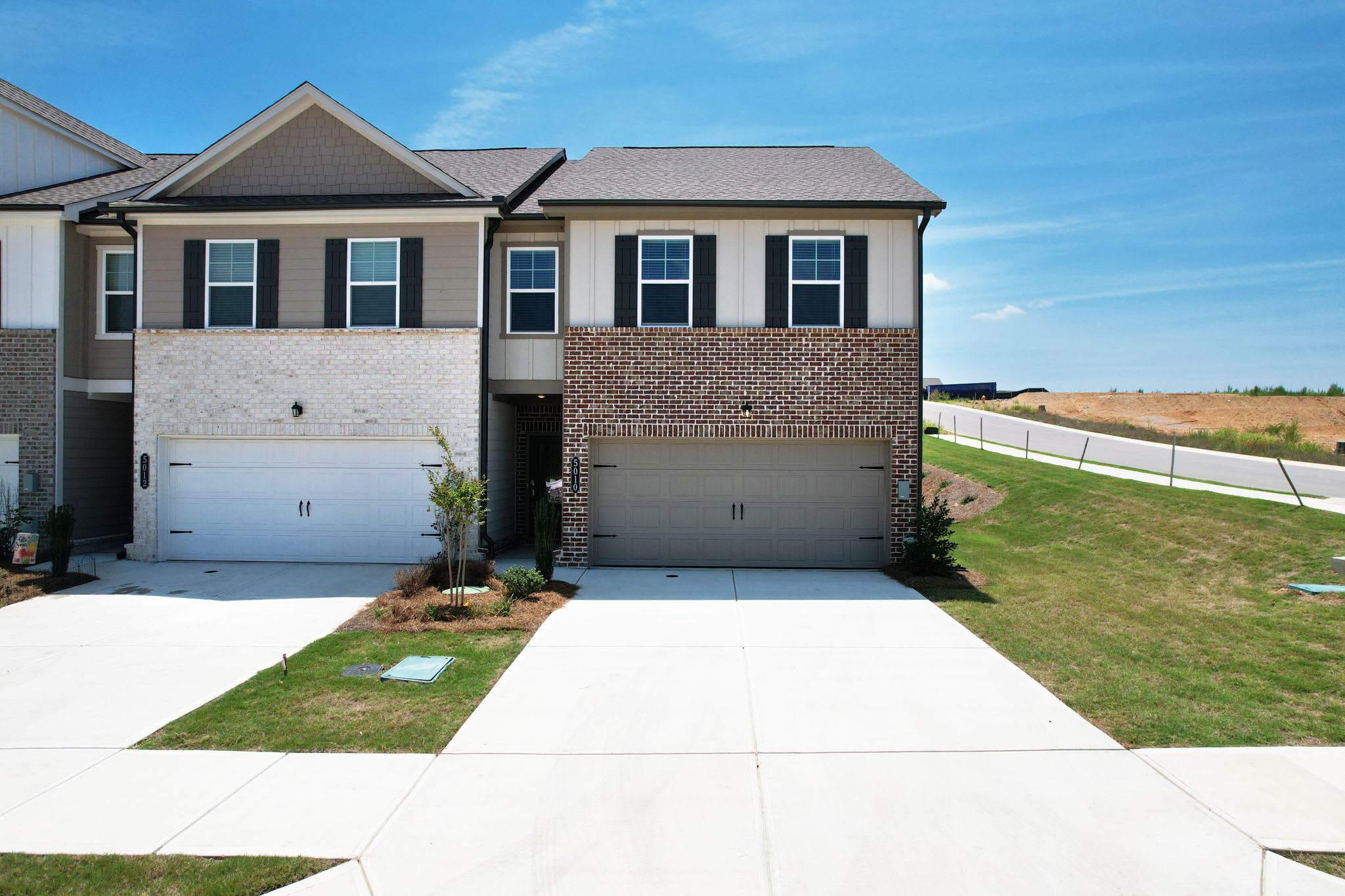 5010 Highwood Dr NE – photo 2