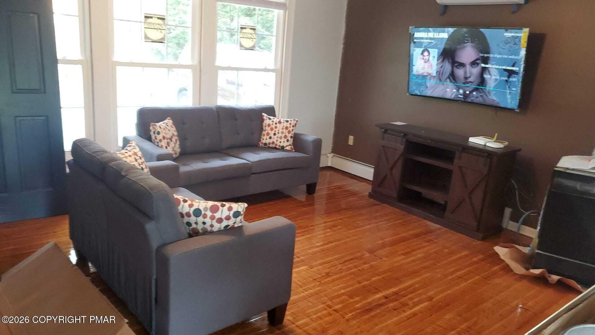 195 Stillwater Drive – photo 2