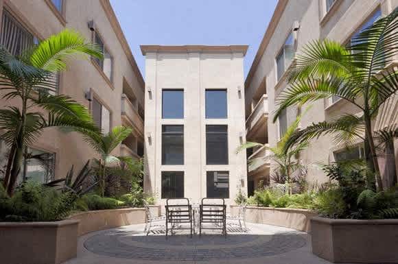 Plaza on California – photo 3