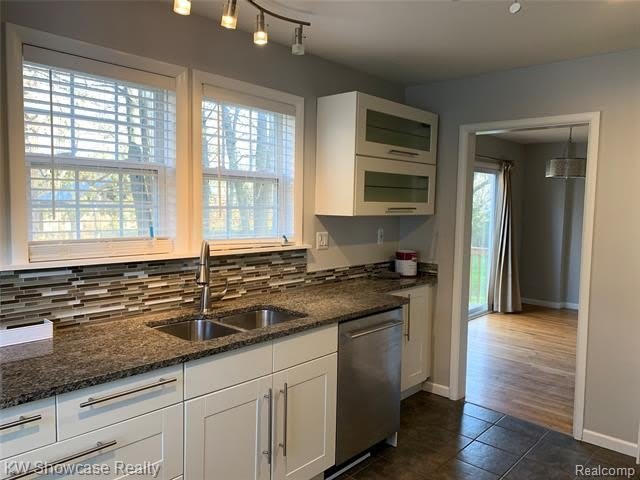 2050 Wycliffe Avenue – photo 3