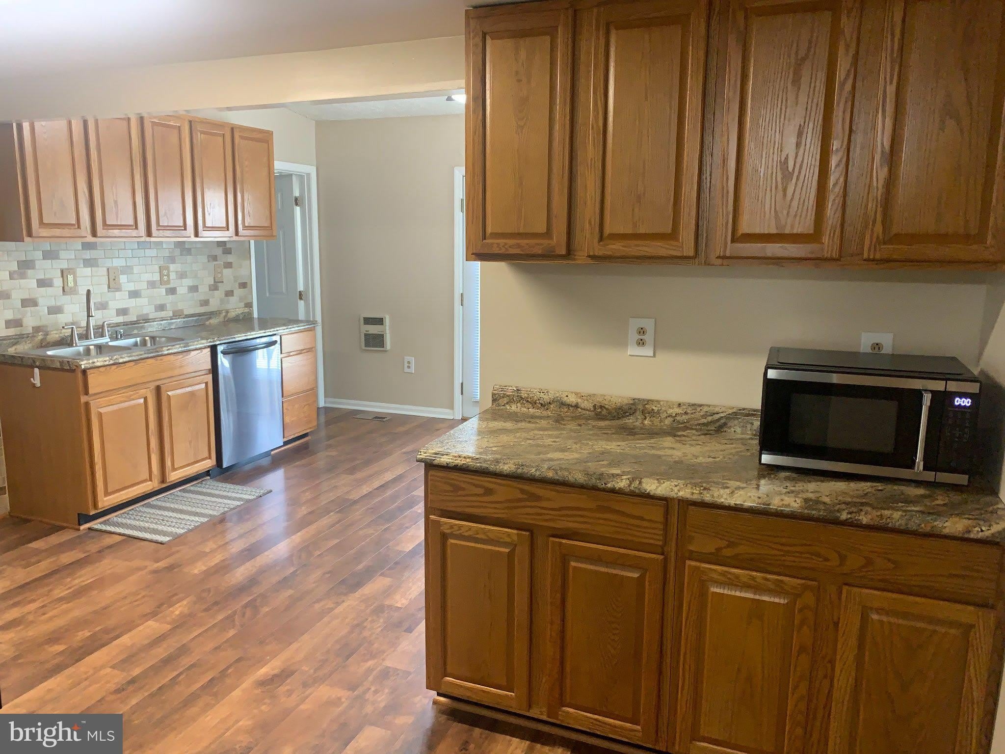 7910 SANDY SPRING Road – photo 5