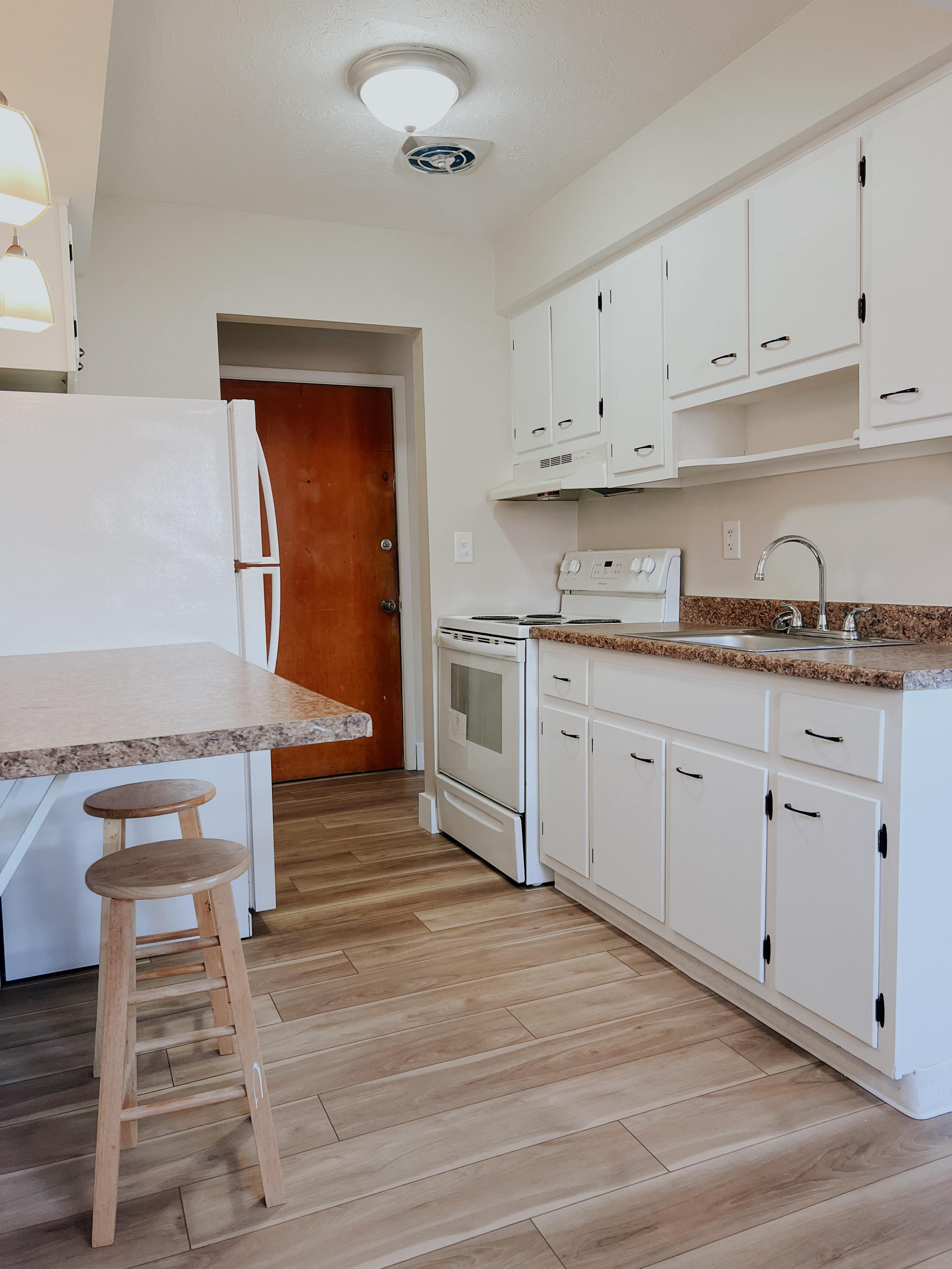 Emerald Village Apartments – photo 2