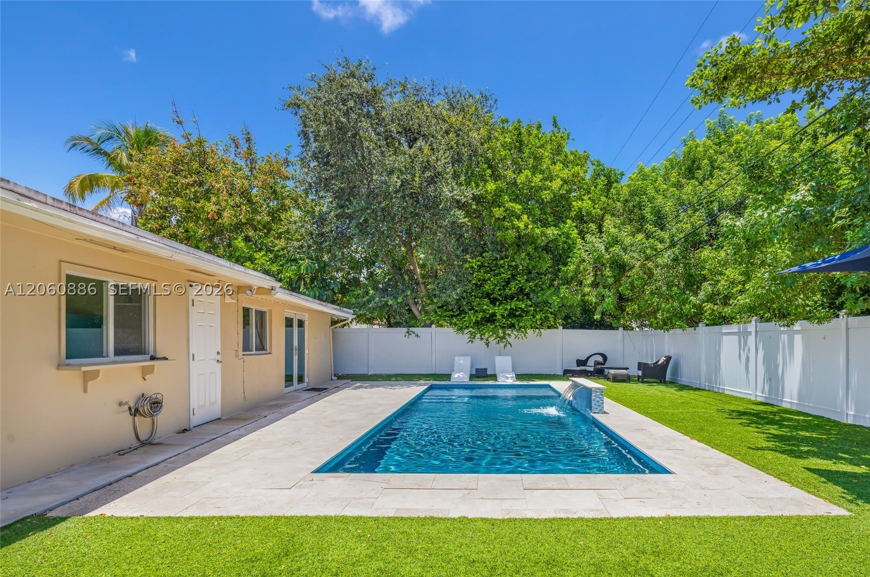 1837 NE 48th Ct – photo 1