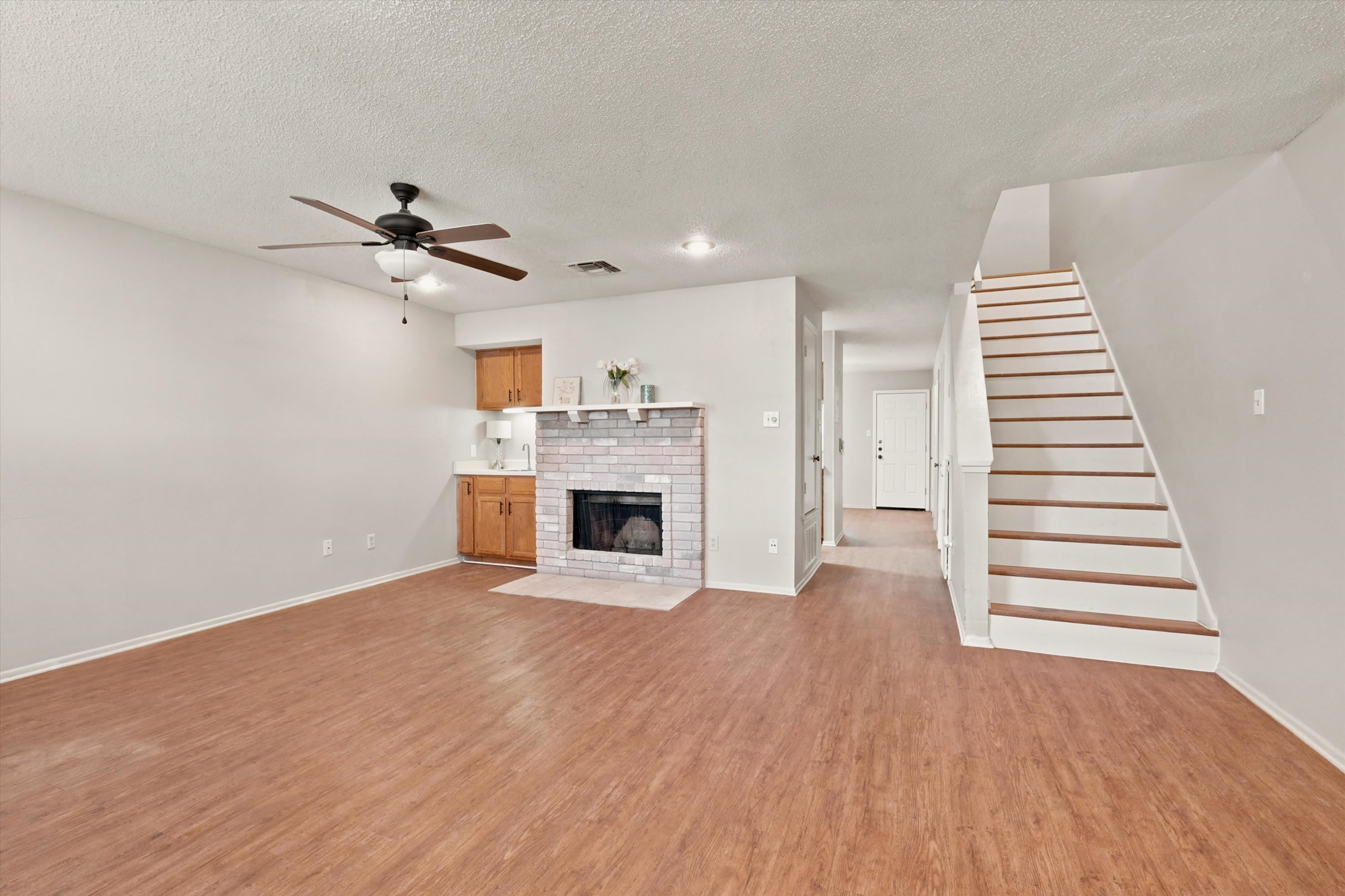 11136 El Sendero Street – photo 3