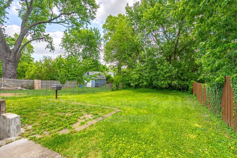 7032 La Boiteaux Ave. – photo 5