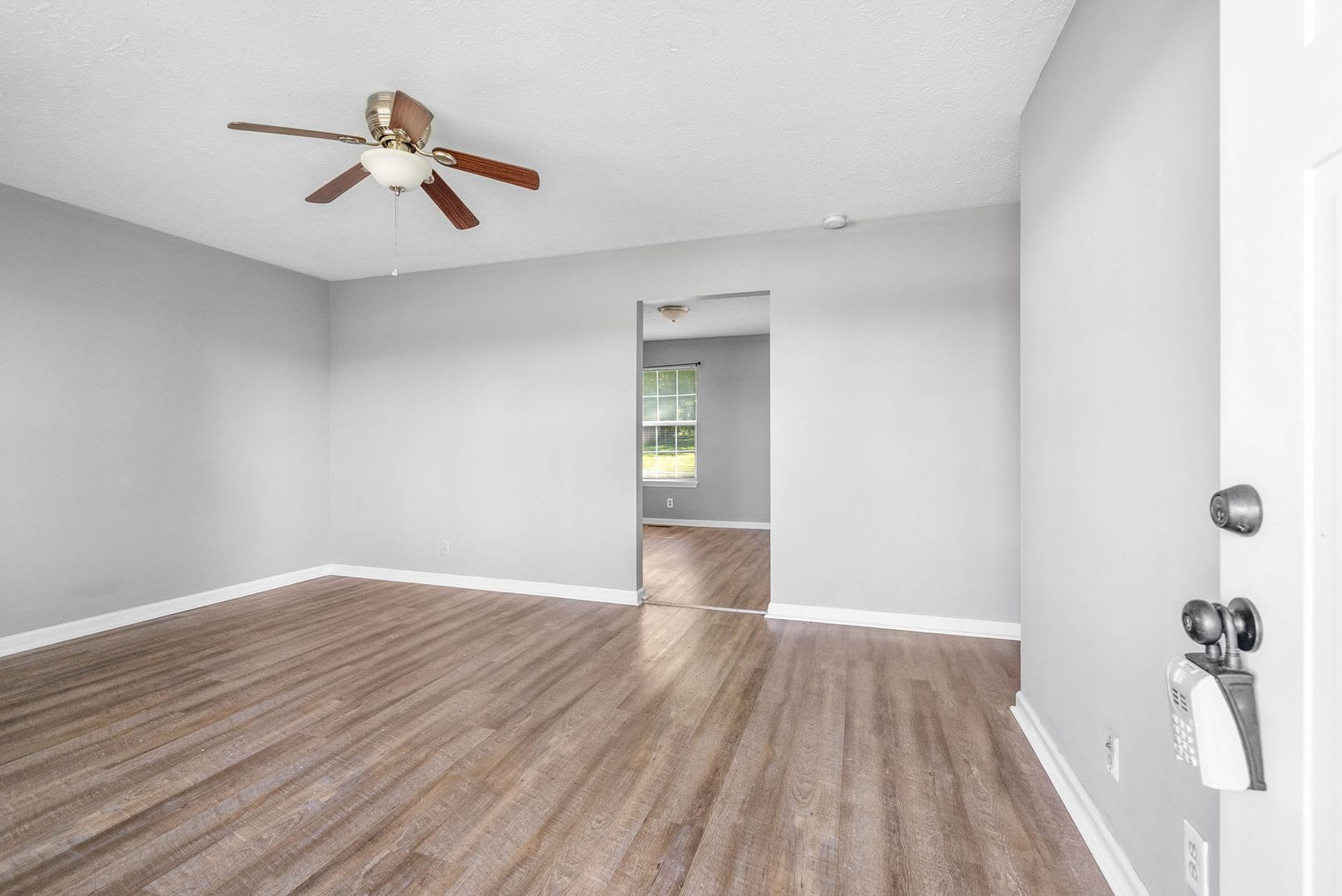 Conveniently Located 3 Bedroom House – photo 5