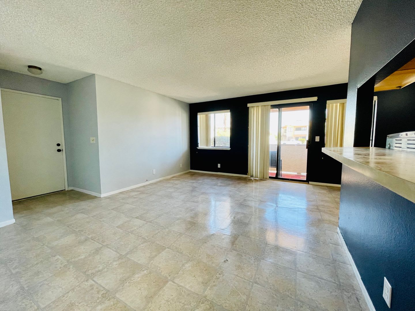 Downstairs Corner 2-Bedroom Condo in Central Las Vegas Location! – photo 2