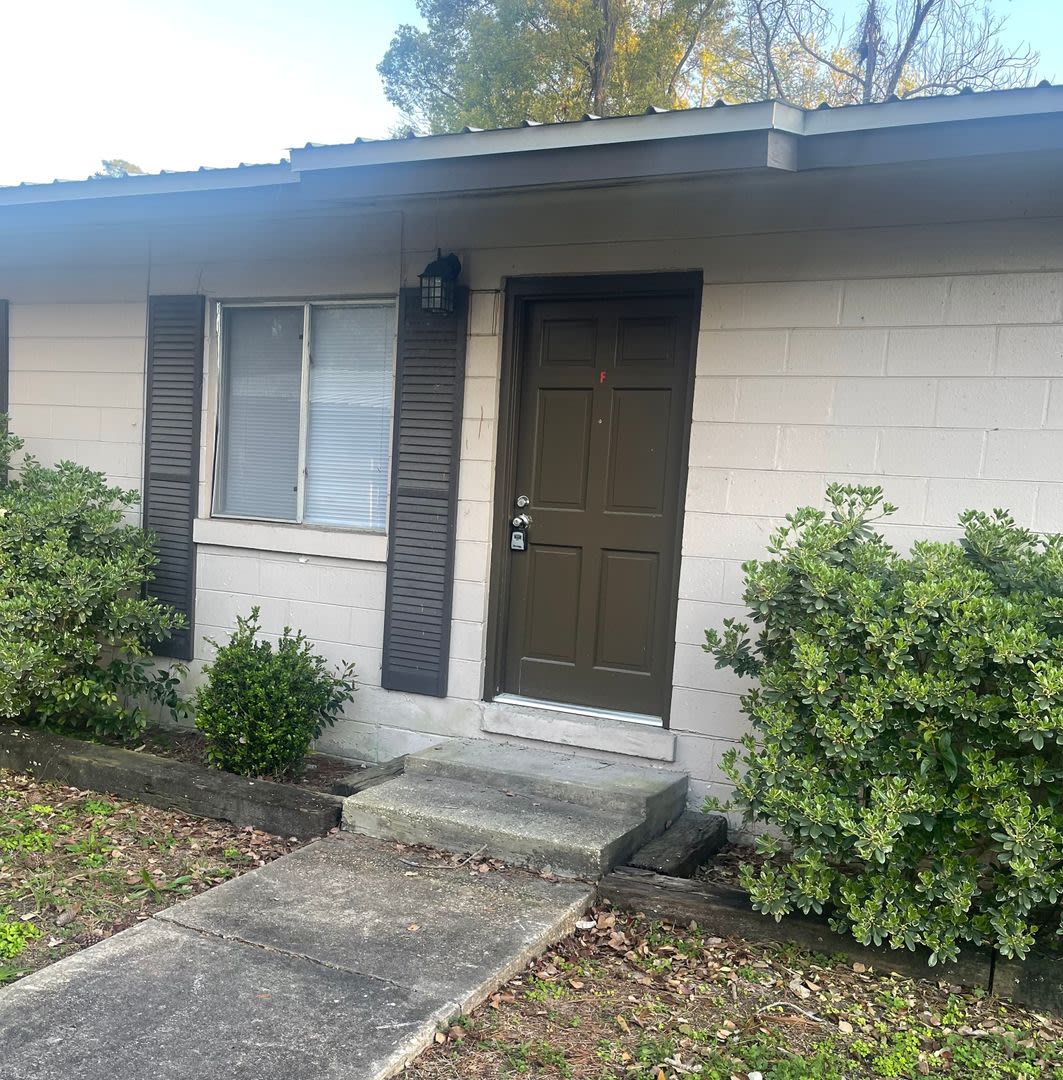 Colony House – photo 2