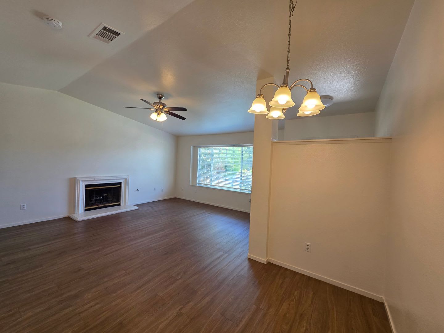 *** MOVE IN SPECIAL – photo 2