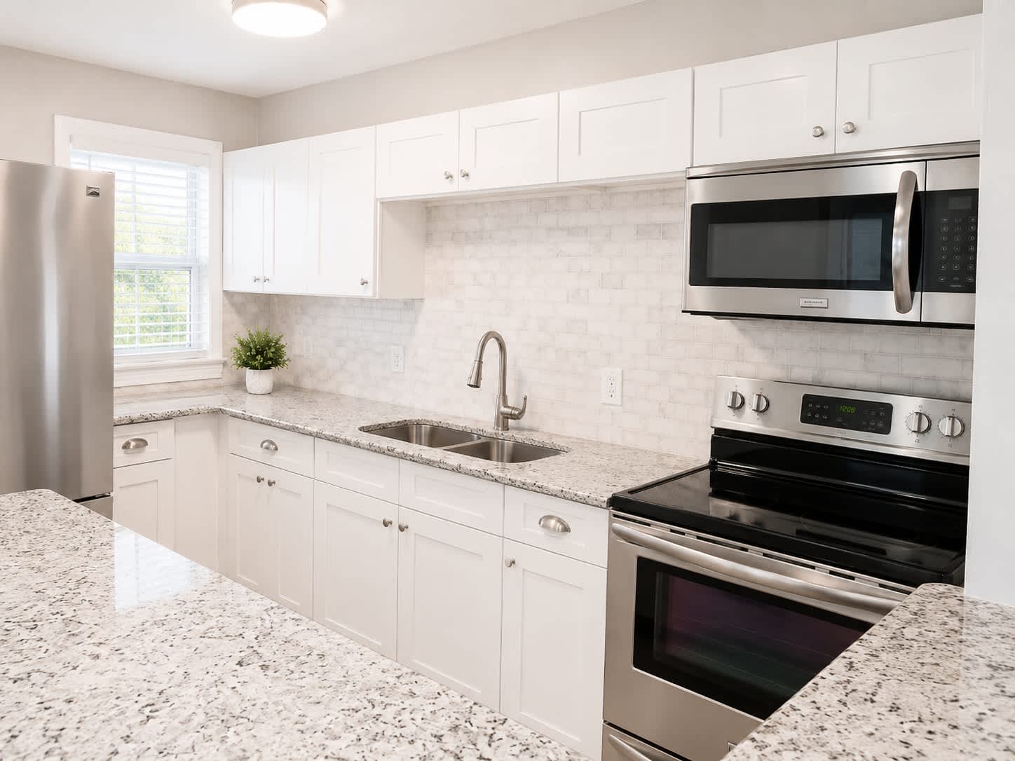 405 Marshall St – photo 3