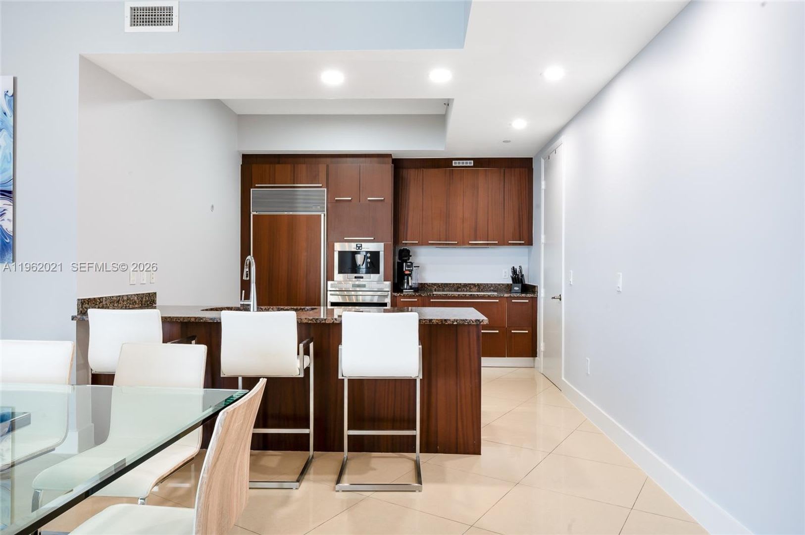 15901 Collins Avenue 2303, Sunny Isles Beach, FL 33160 – photo 1