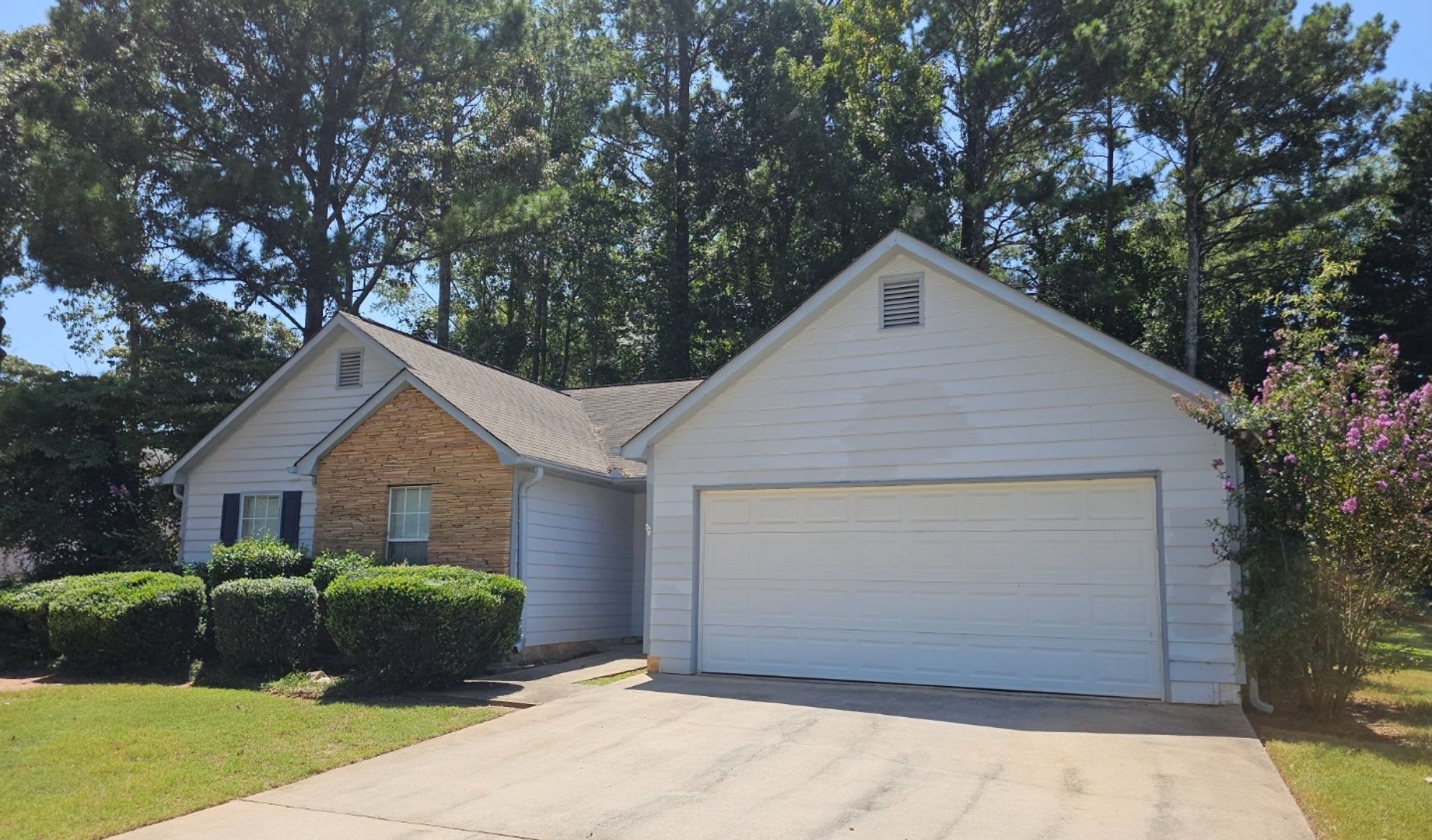 3 Bedroom 2 Bath Fayetteville Home – photo 4