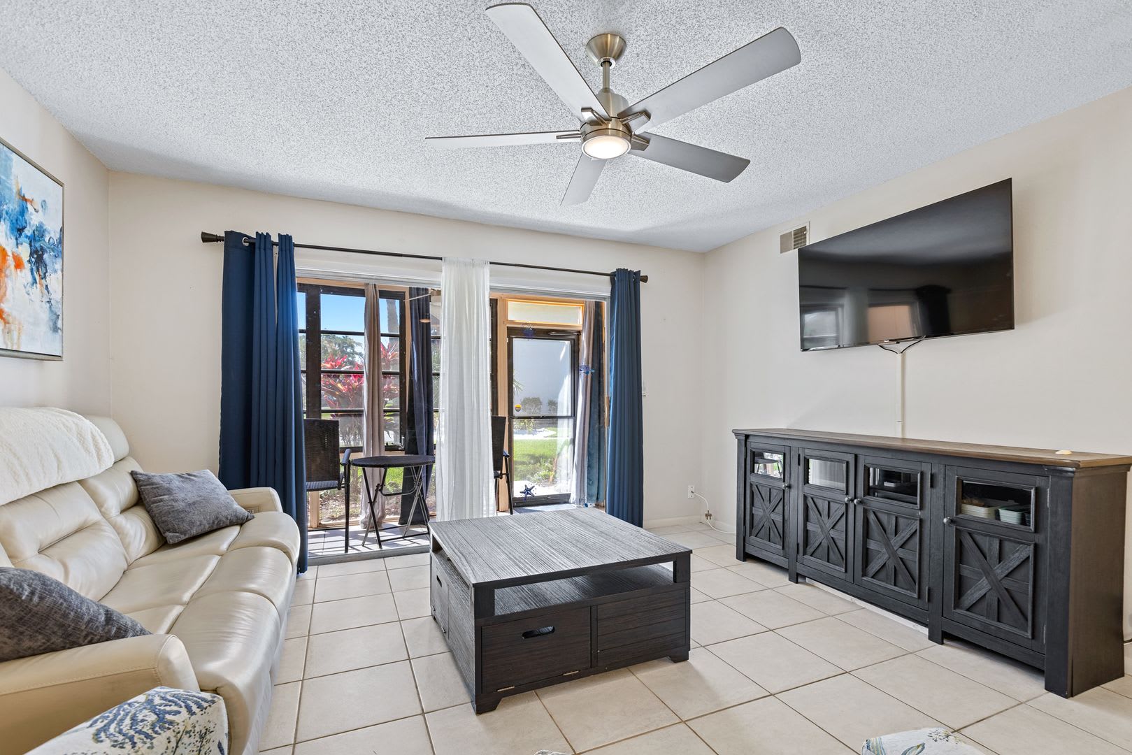 Fully Furnished 2Bedroom in Coronado Cove – photo 5
