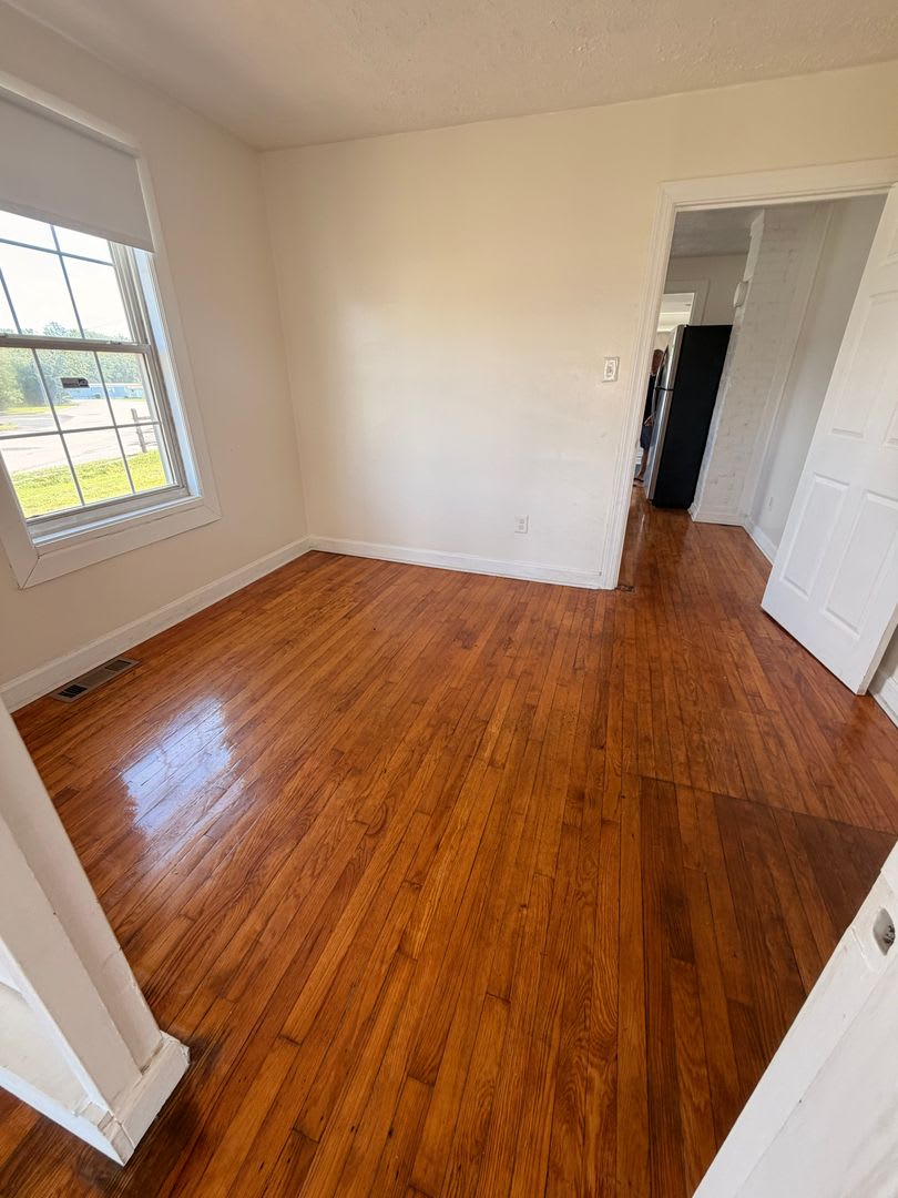 Coming Soon 4 Bed 1 Bath Blue Cottage For Rent – photo 5