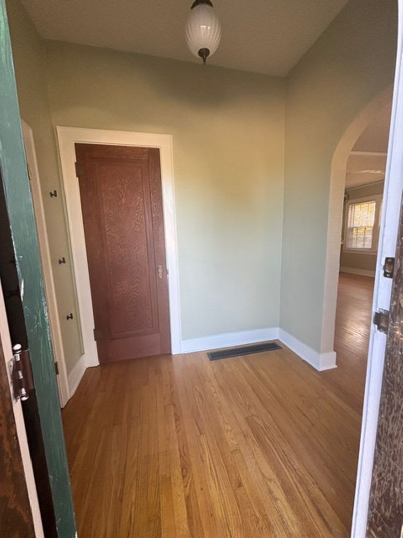 3 Bedroom 2 Bath Single Family Home in the Avenues! – photo 4