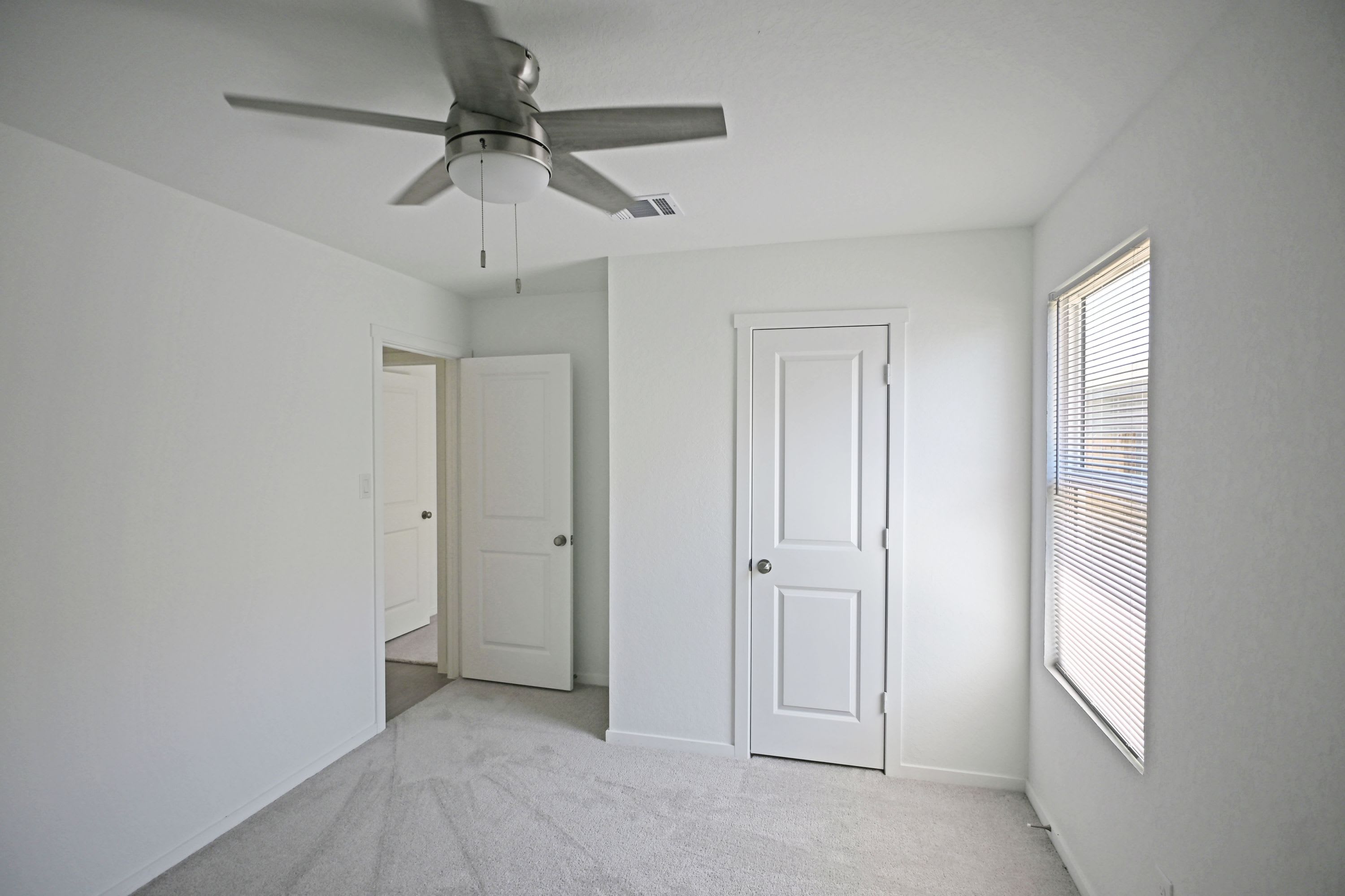 2407 Shady Grove – photo 5
