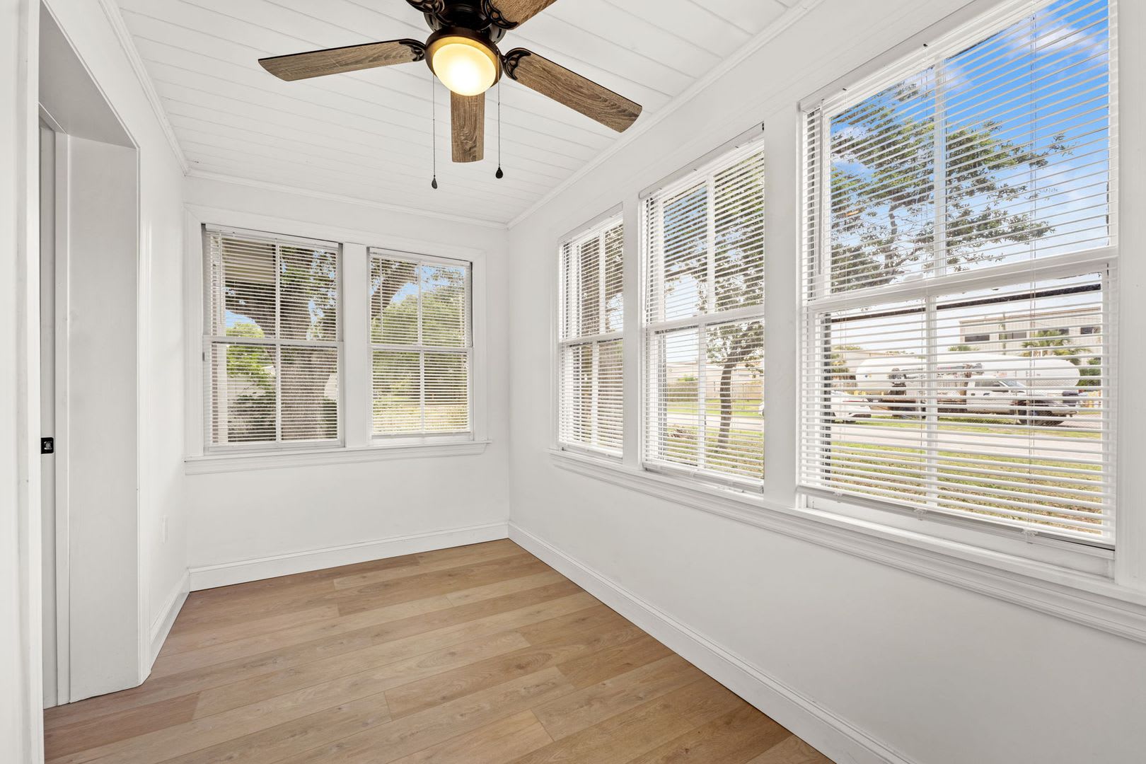 2 Bed 1.5 Bath Jax Beach – photo 5