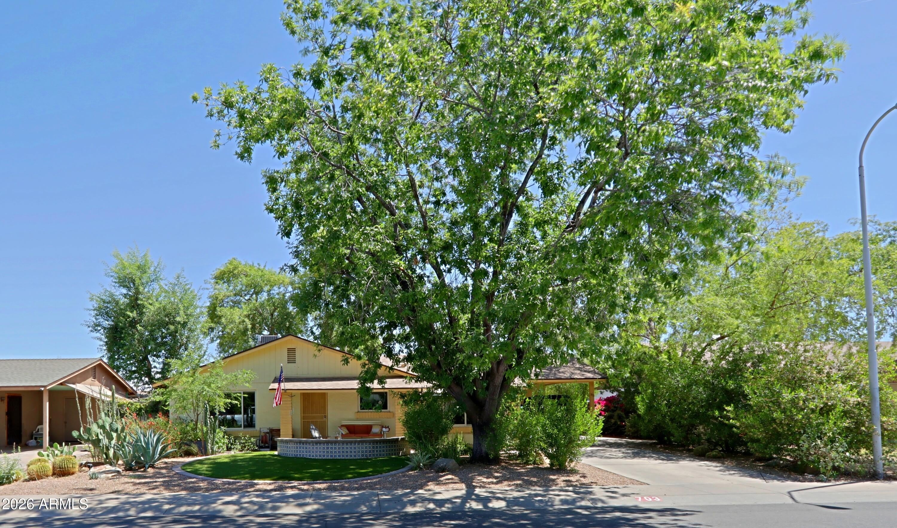 703 E AUBURN Drive – photo 4