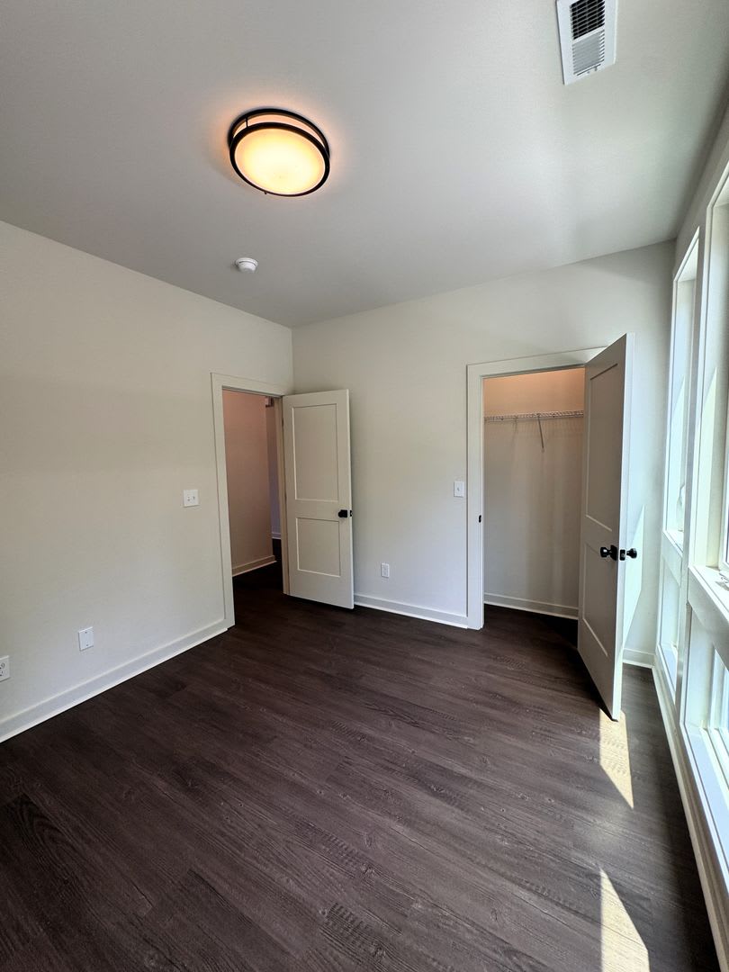 Move-In Special!! 1/2 Off First Month's Rent!! – photo 5