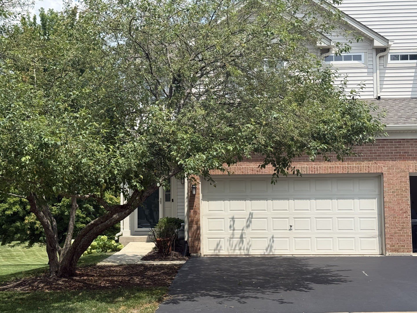2250 STOUGHTON Drive – photo 2