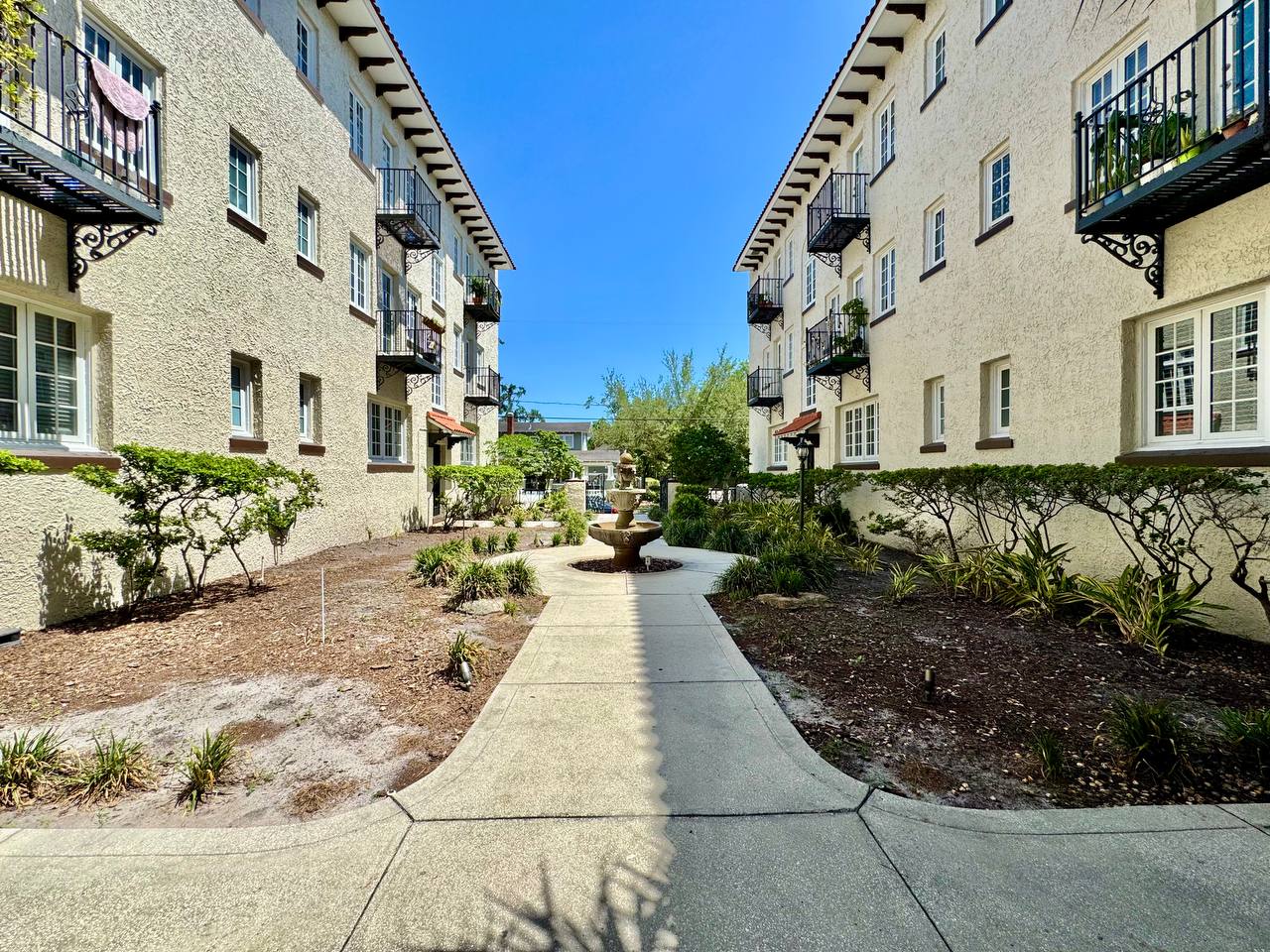 2117 W Dekle Ave # D1 – photo 2