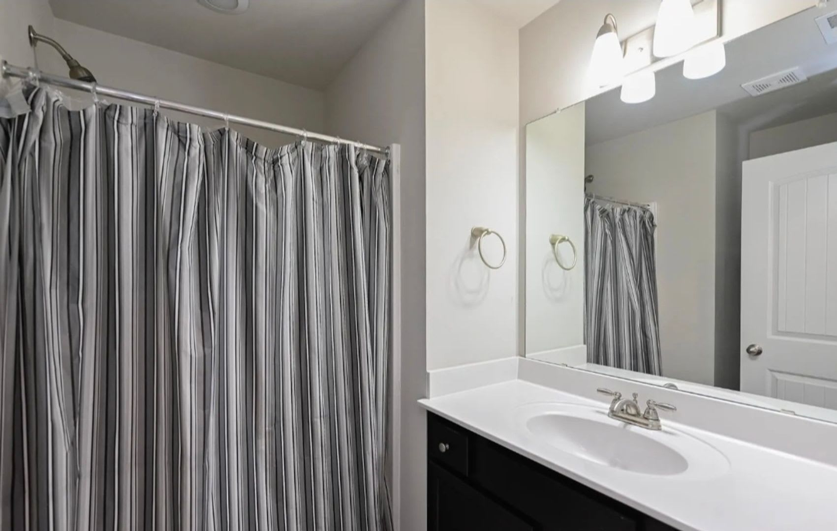 NEW UPDATED PRICE! Charming Home for Rent in Easley- Convenient Location – photo 3