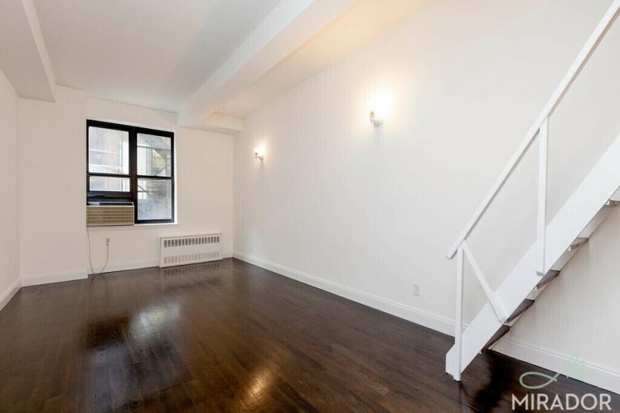 43 West 16th Street – photo 1