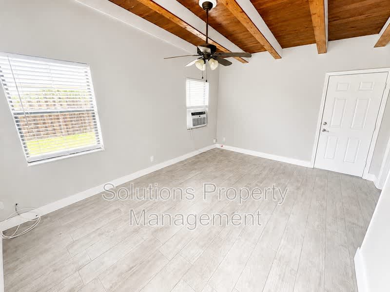 1606 S Miramar Ave – photo 2