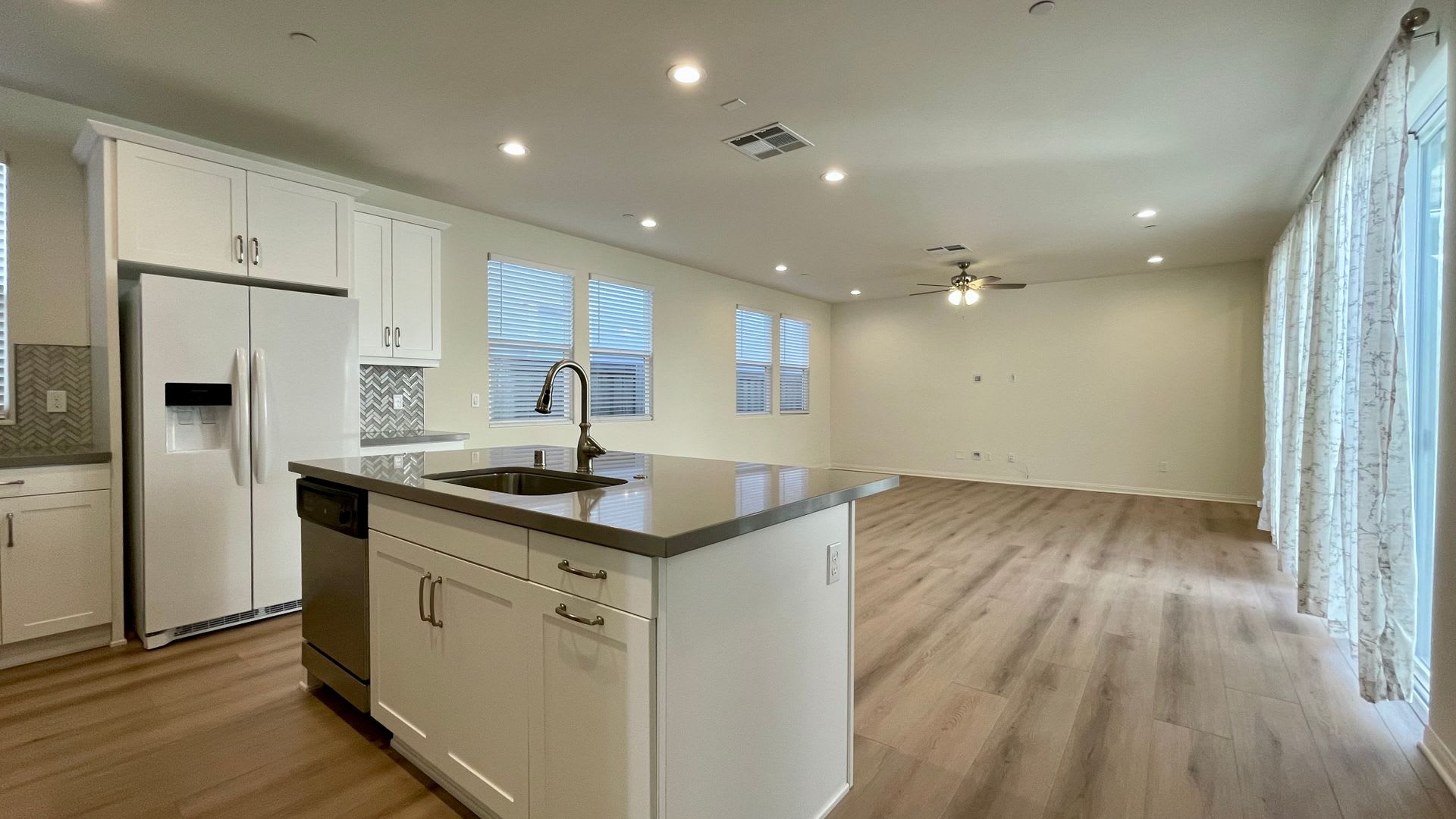 Single-Level 3-Bedroom House in Righetti Ranch with Air Conditioning – photo 4