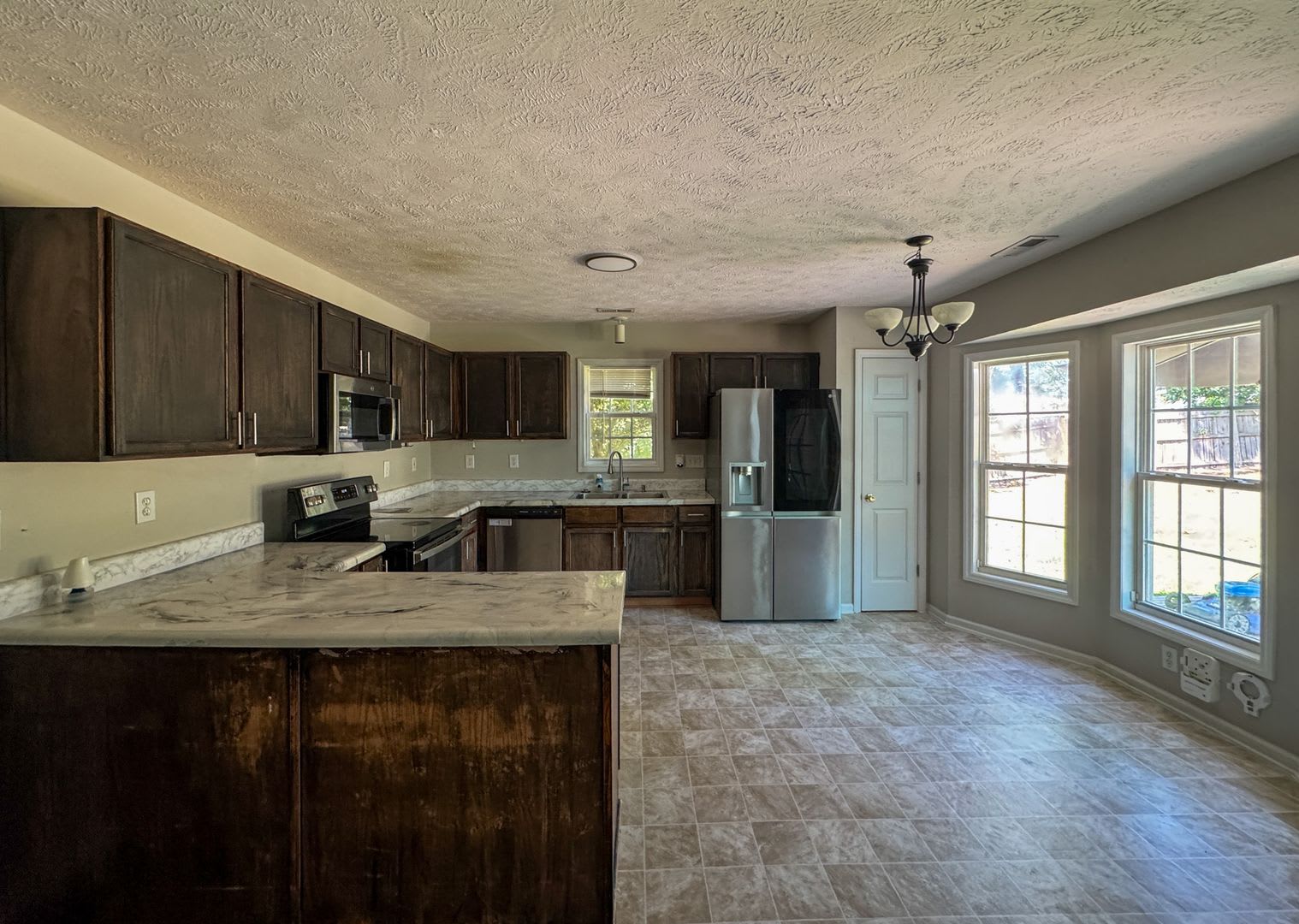 Charming 3 Bed 2 Bath Plus Bonus Room in Raeford – photo 3