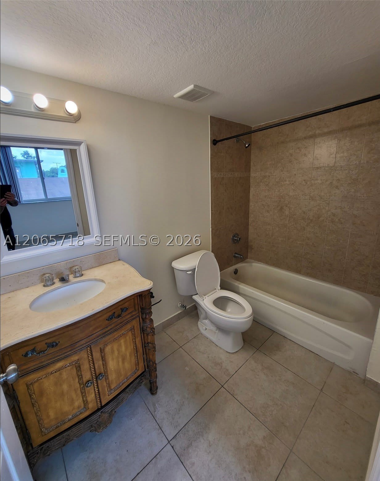2647 NW 25th Ave – photo 3
