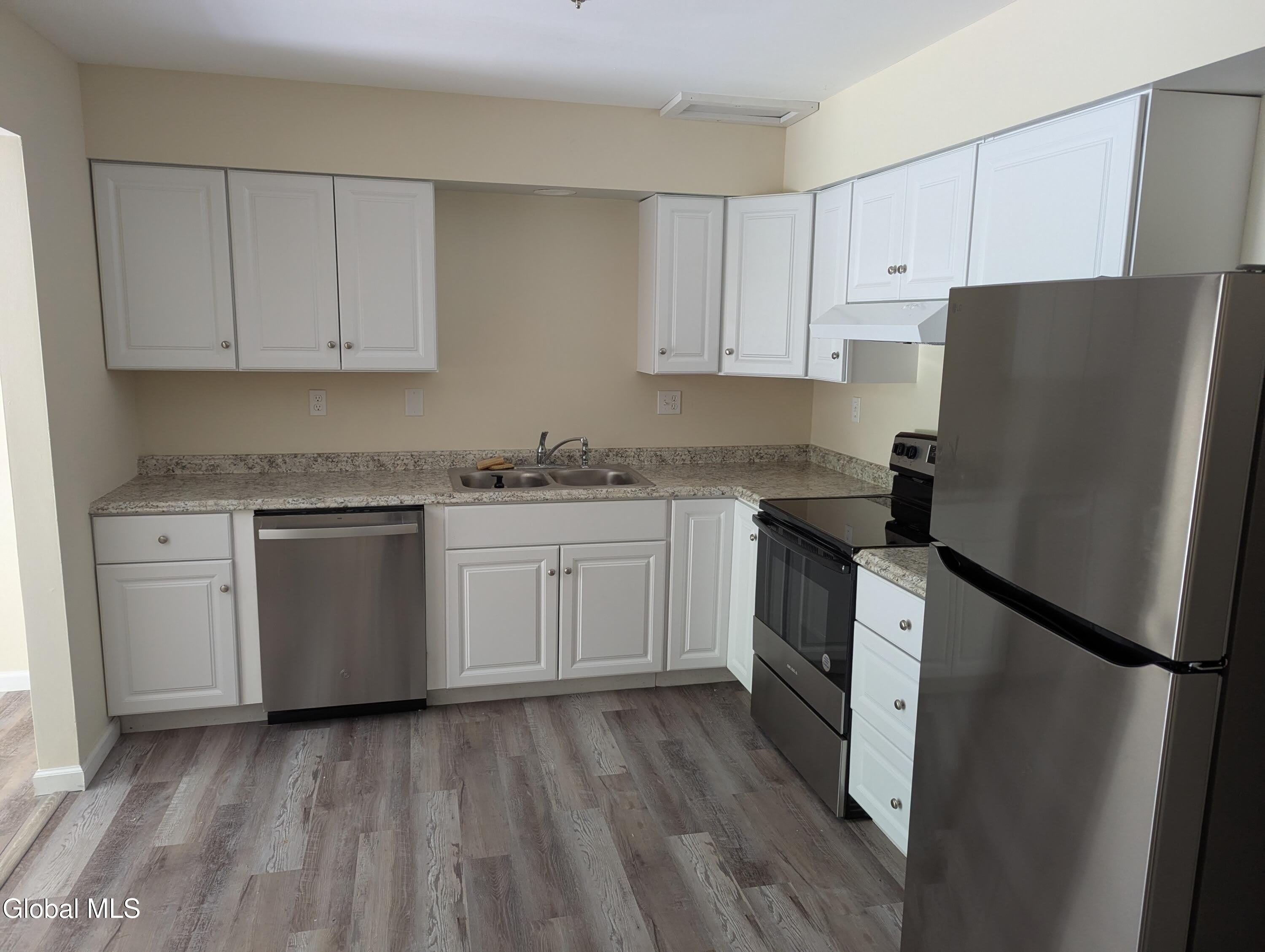 30 Clubhouse Drive – photo 3