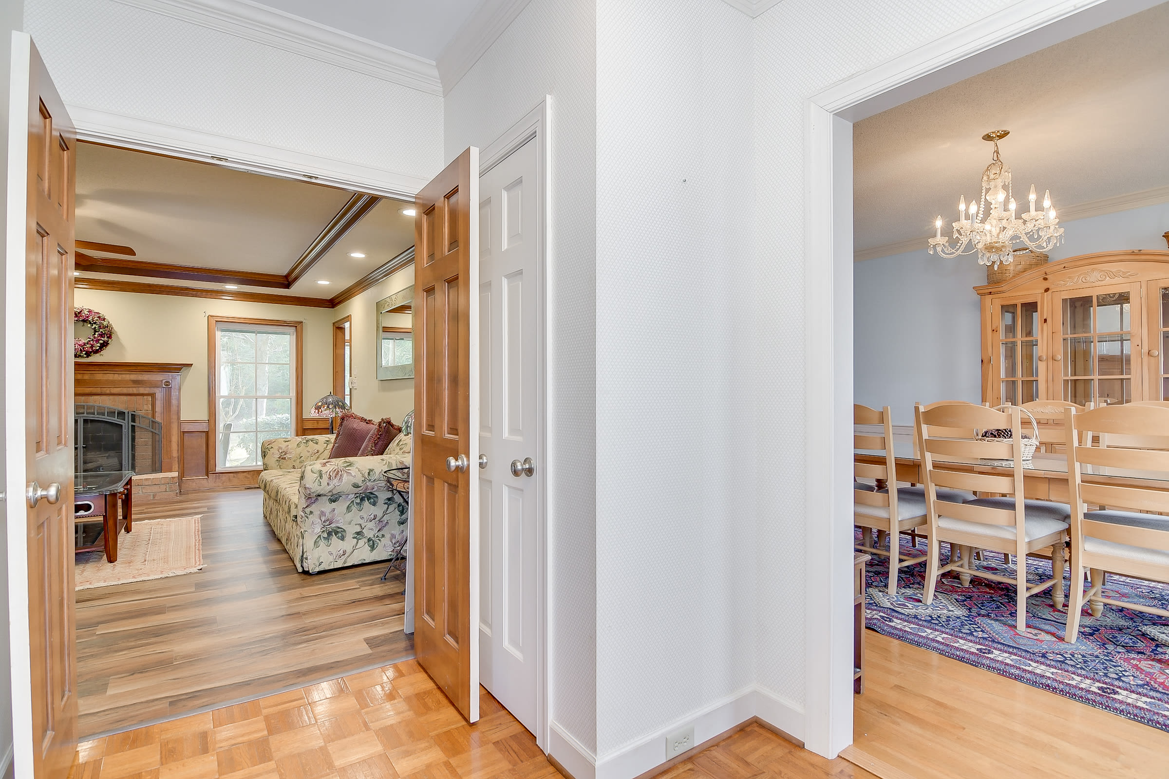 4117 Knollcrest Circle North – photo 4