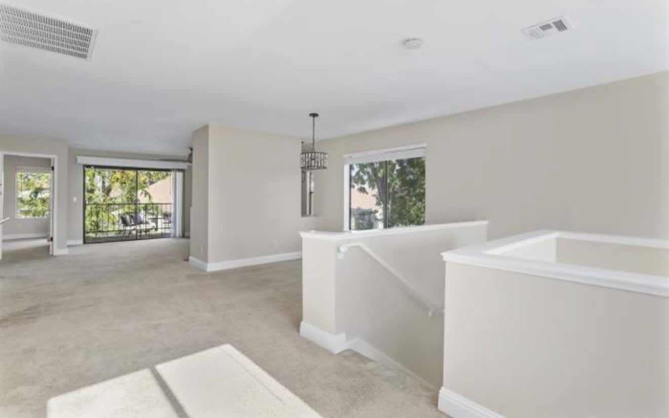 1575 W Swain Rd – photo 3