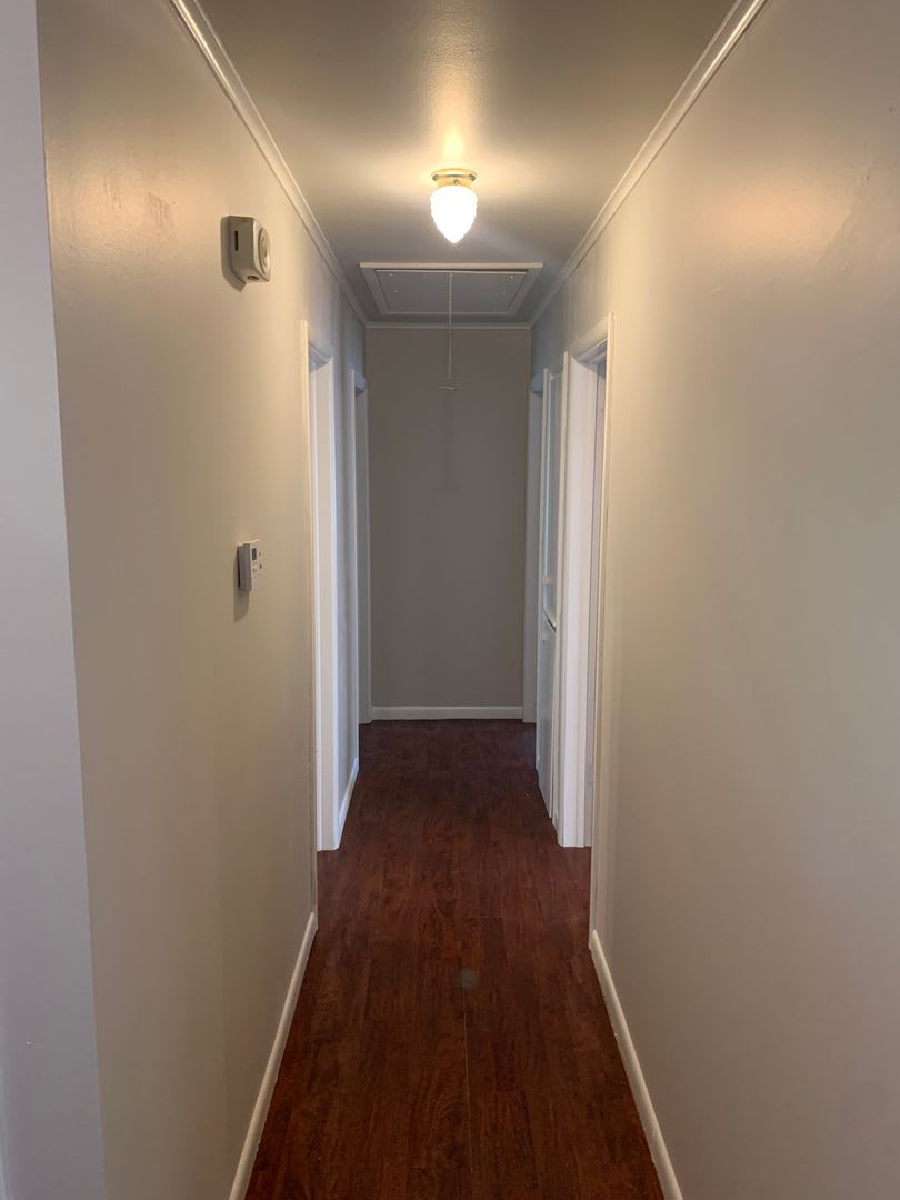 Cute 2BR/1BA on top of the hill just across the street from U of A Campus! – photo 3