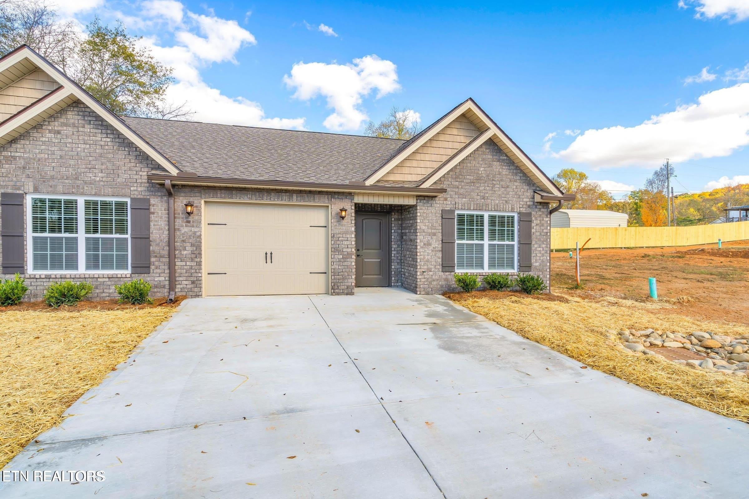 7351 Green Estates Way – photo 2