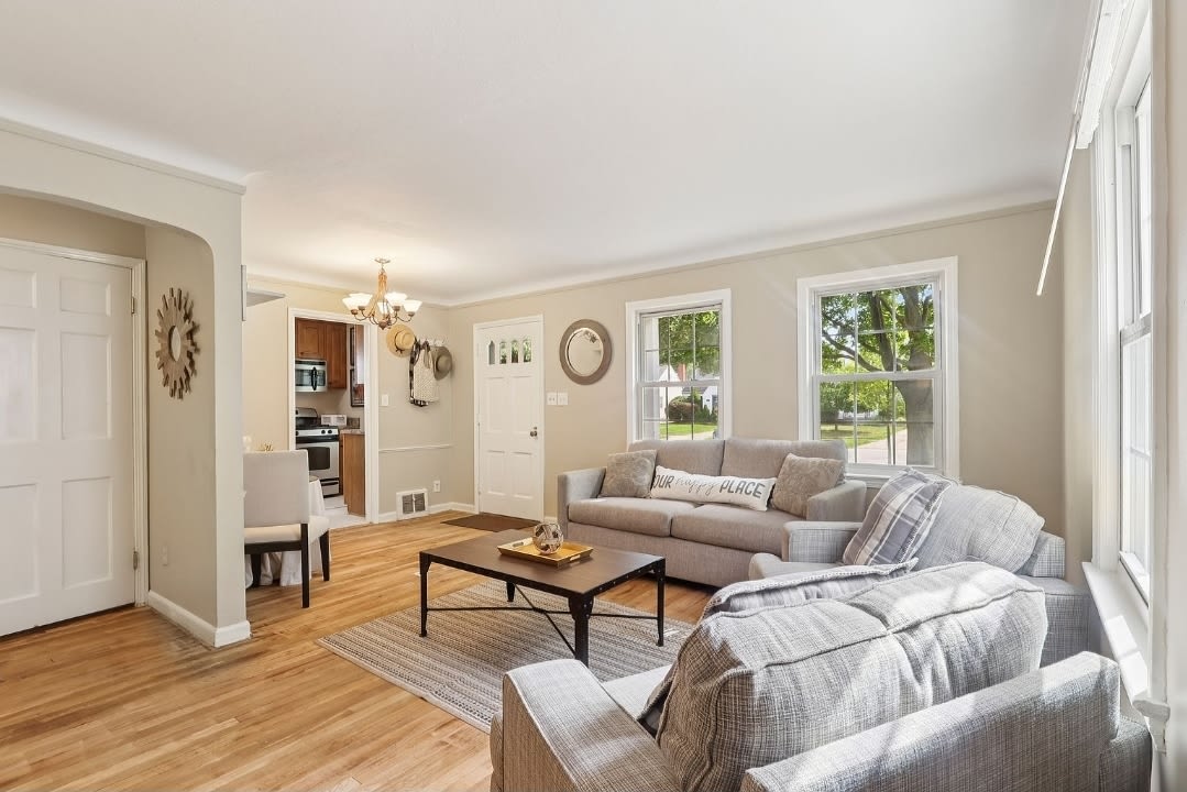 446 Huntmere Drive – photo 3