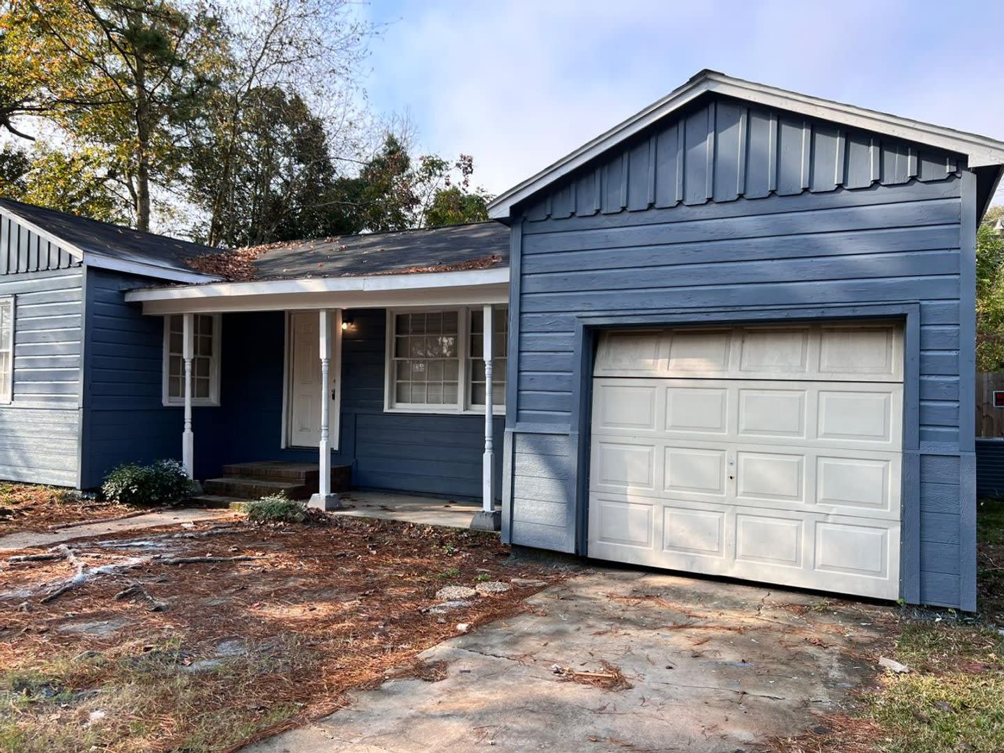 Spacious 2-Bedroom, 2-Bath Home with Private Yard & Covered Parking – photo 1