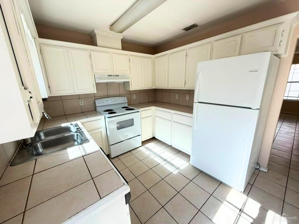 2405 Redbud Avenue – photo 4