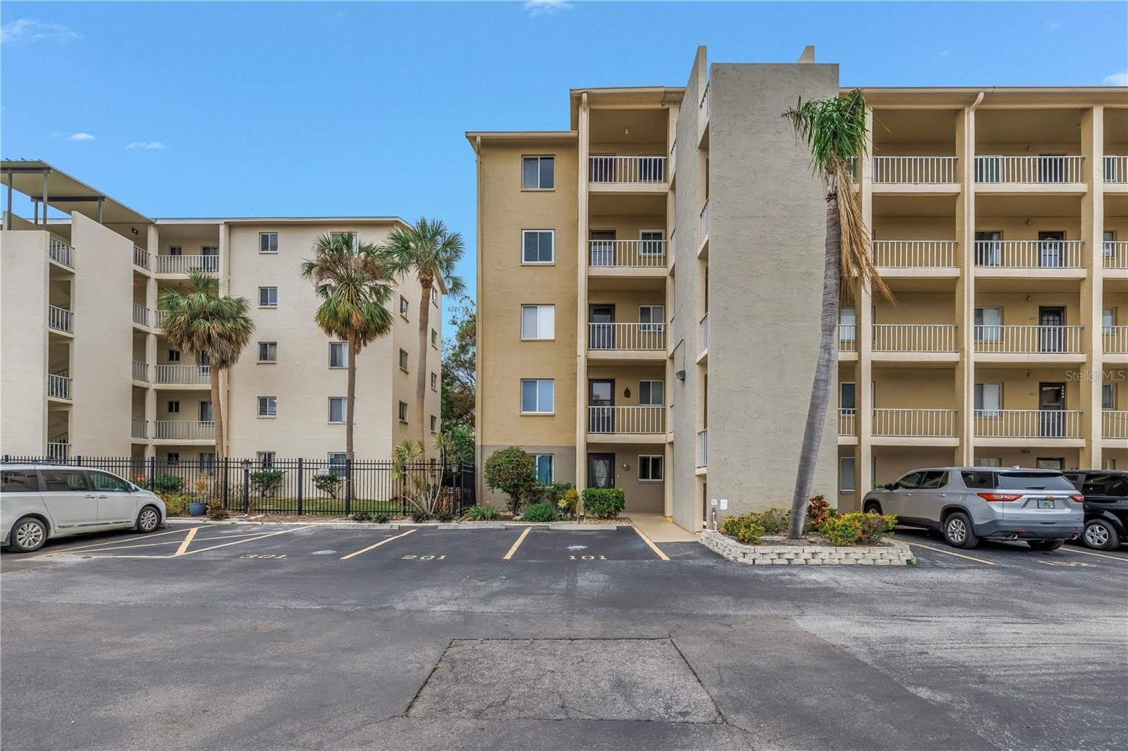 3500 Lake Bayshore Drive – photo 2